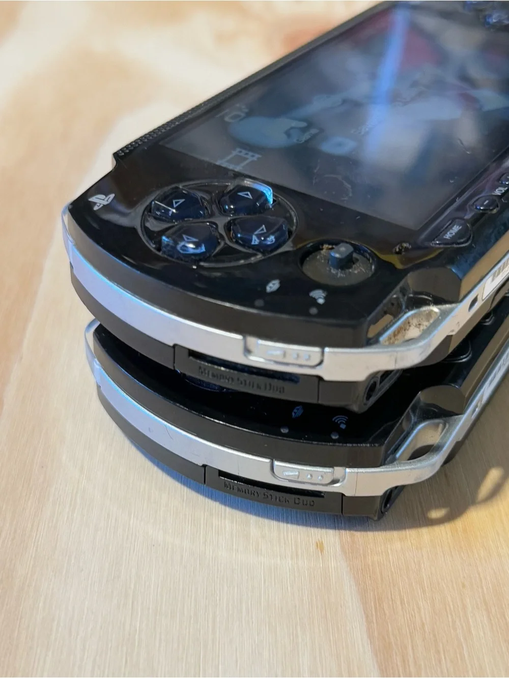 2-Sony PSP-1001/06 Handheld Console Turns On Won’t Charger-For Parts/Repair/Only